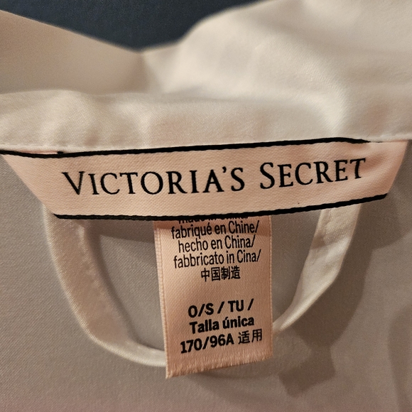 Victoria secret white bride robe - Picture 6 of 6